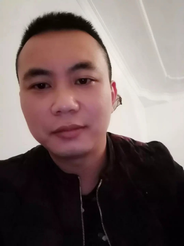 喜闻香气的第一张照片--广州相亲服务中心