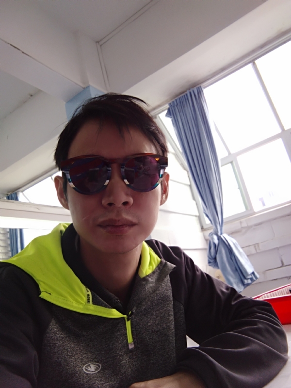 五华移民男的第一张照片--广州相亲服务中心