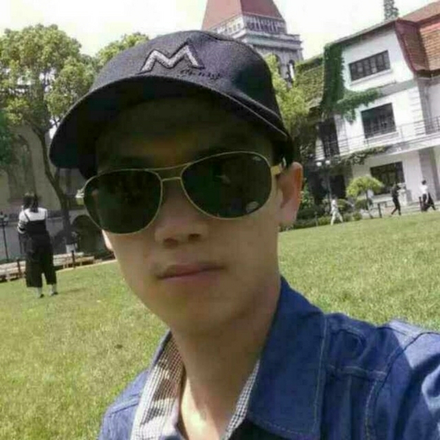龙小华的第一张照片--广州相亲服务中心