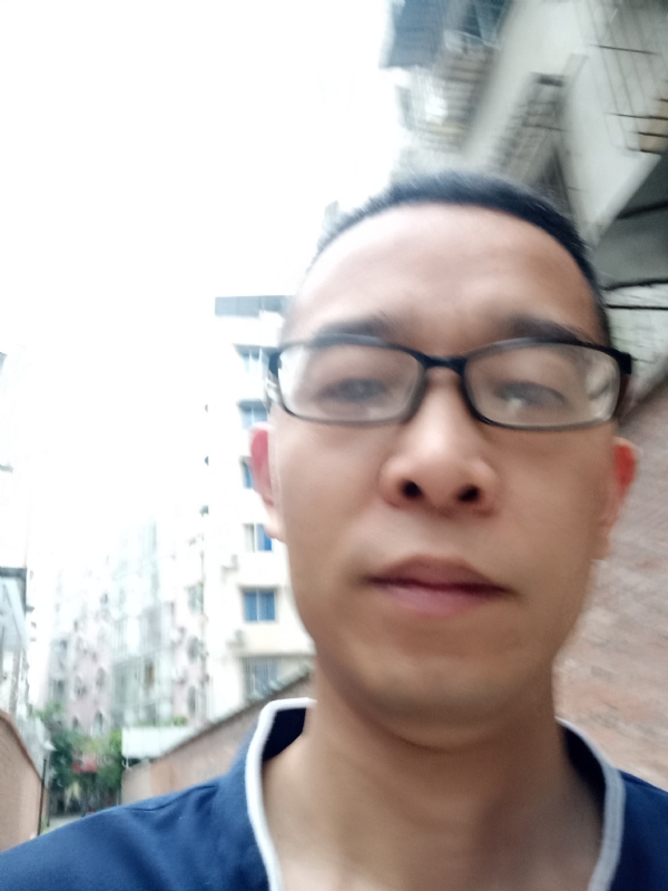 眼镜的第一张照片--广州相亲服务中心