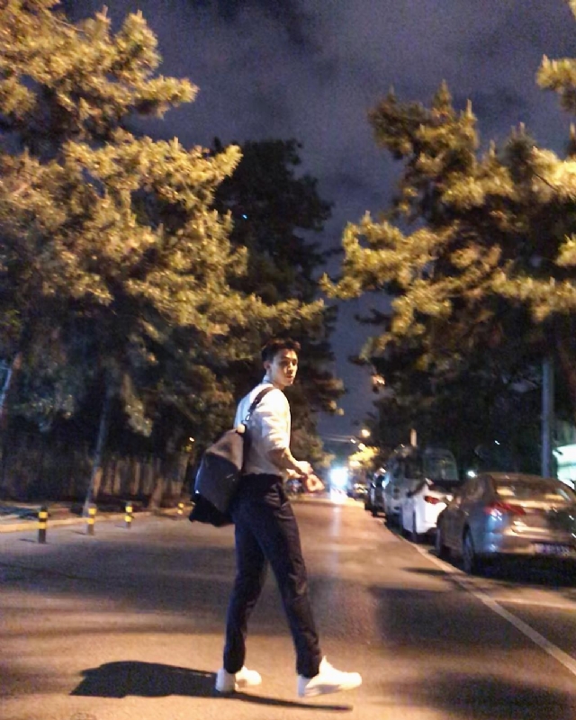 深海的第二张照片--广州相亲服务中心