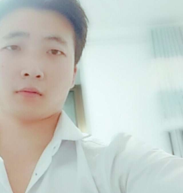 华英雄的第一张照片--广州相亲服务中心