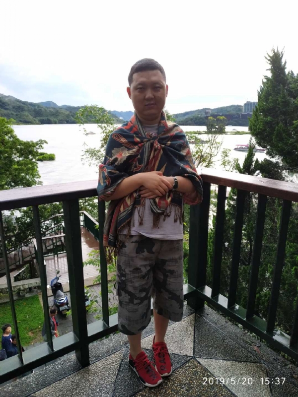 爱情里的俩个人的第一张照片--广州相亲服务中心