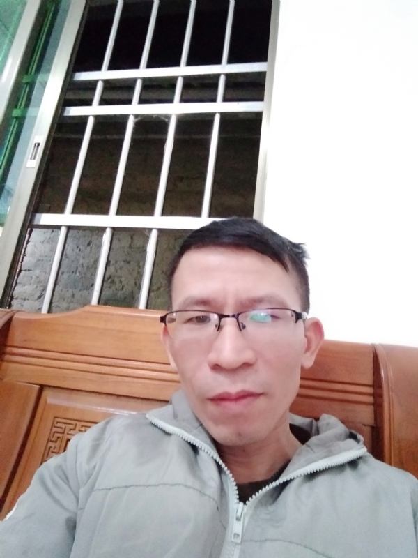 奋斗的第一张照片--广州相亲服务中心