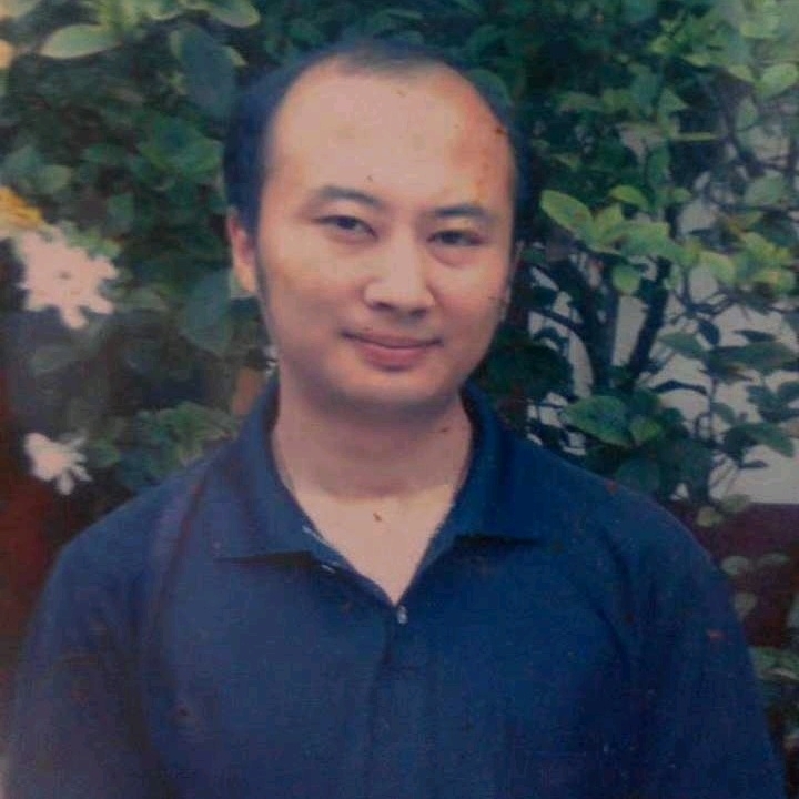 石峰里的生命的第一张照片--广州相亲服务中心