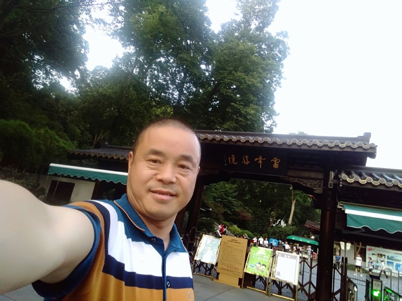 夏雨晨紫的第一张照片--广州相亲服务中心