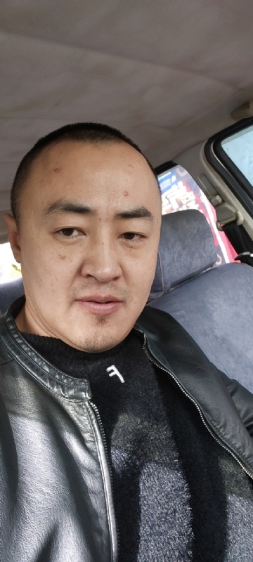 精神九哥的第一张照片--广州相亲服务中心
