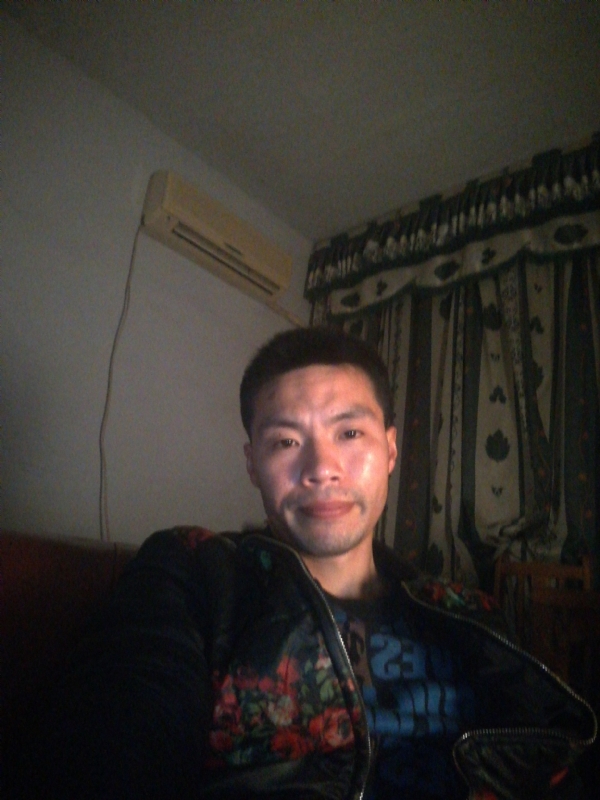 性情男儿的第一张照片--广州相亲服务中心