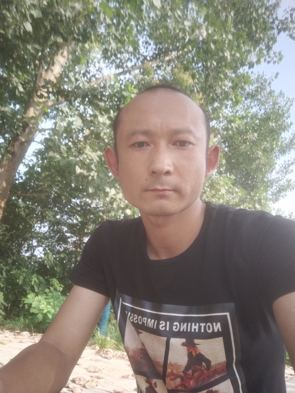 80大叔的第一张照片--广州相亲服务中心