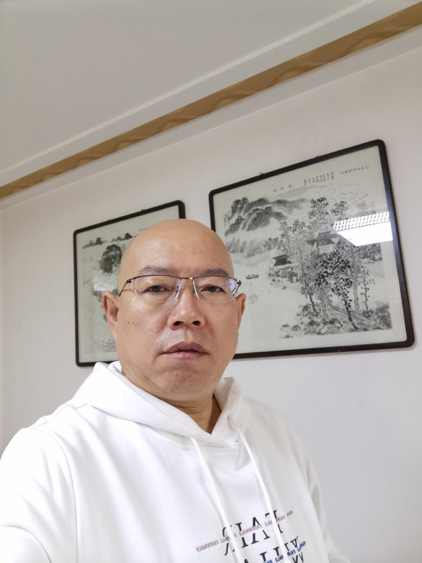 光头博士的第一张照片--广州相亲服务中心