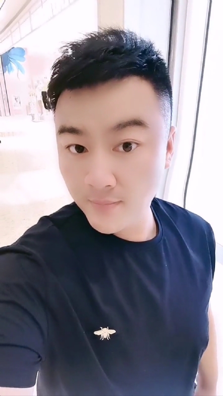 微风徐徐的第一张照片--广州相亲服务中心