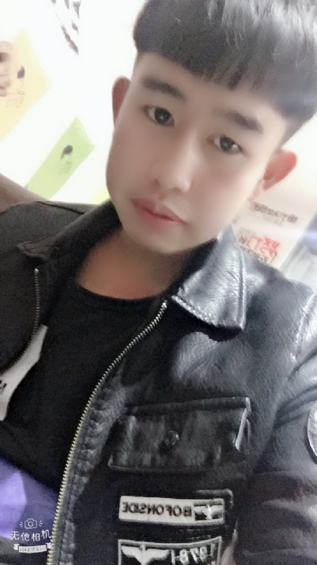 军绿色的第一张照片--广州相亲服务中心