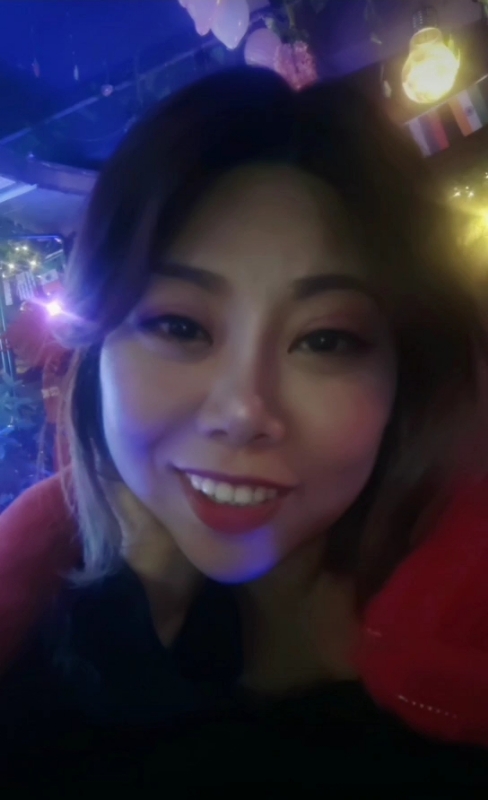 收快递的费仙女的第一张照片--广州相亲服务中心