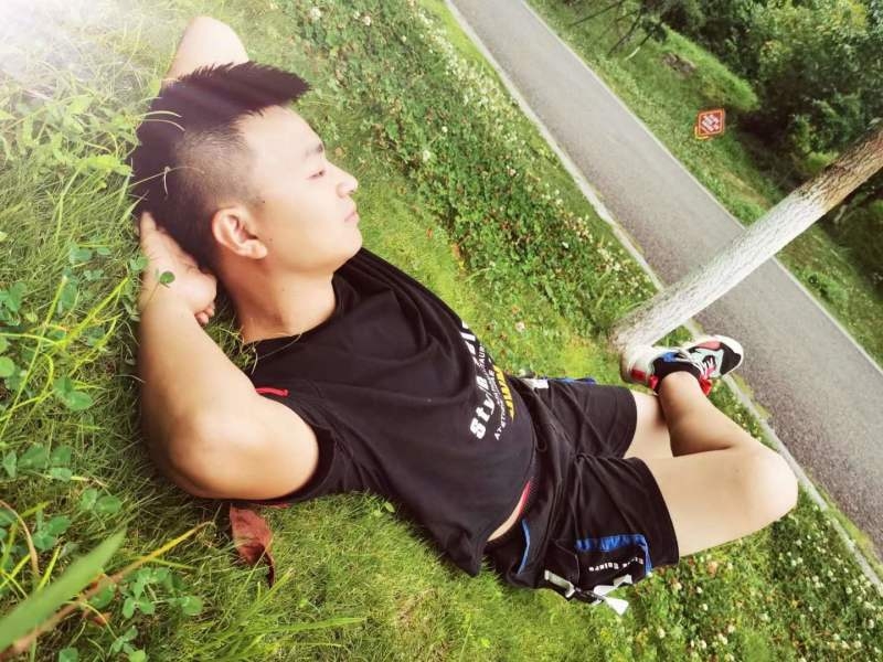 危笑的第一张照片--广州相亲服务中心