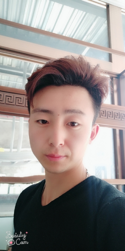 拼命微笑的第二张照片--广州相亲服务中心