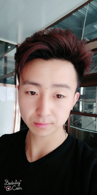 拼命微笑的第三张照片--广州相亲服务中心