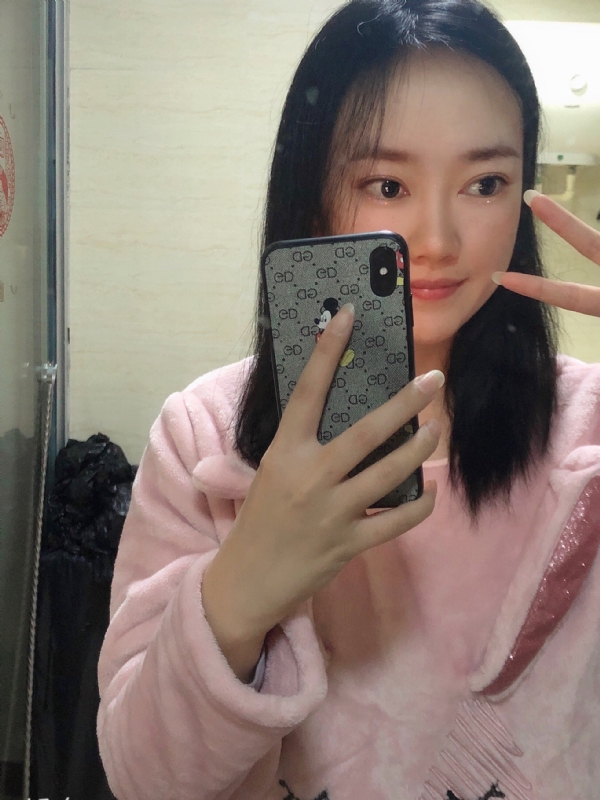 叶落知秋的第一张照片--广州相亲服务中心