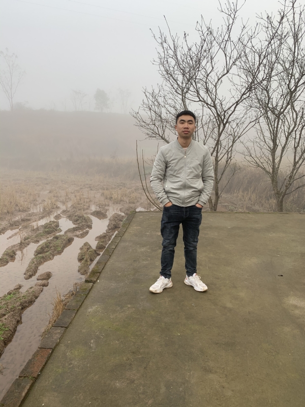 迷路的小猪的第一张照片--广州相亲服务中心