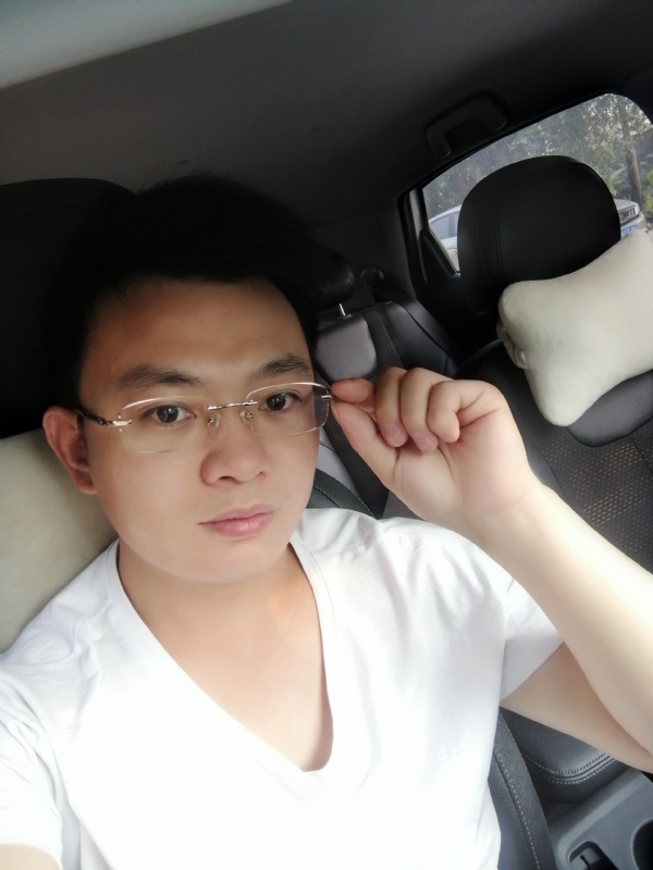 幸福的拥抱的第二张照片--广州相亲服务中心