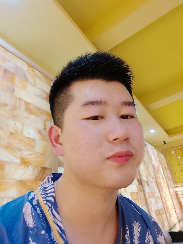 六月与阿十二的第一张照片--广州相亲服务中心