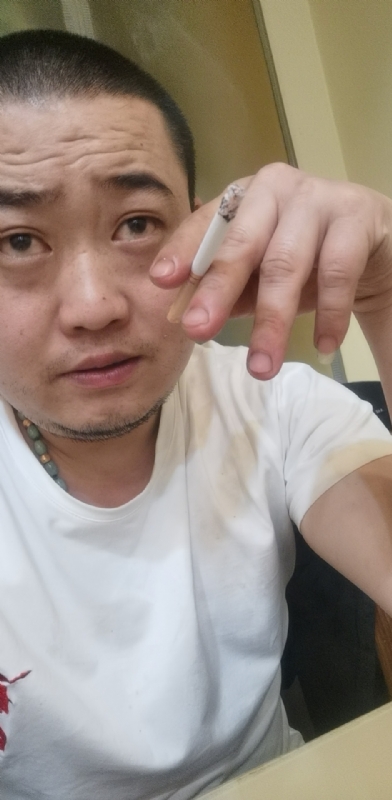 孤独的螃蟹的第一张照片--广州相亲服务中心