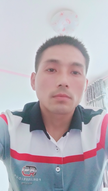 染红尘世的第一张照片--广州相亲服务中心