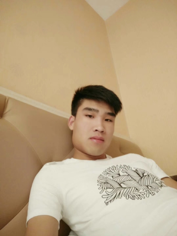 谁不曾孤单上路的第一张照片--广州相亲服务中心