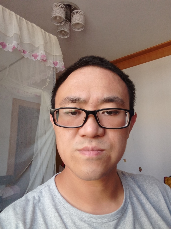 小涨常鸿的第一张照片--广州相亲服务中心