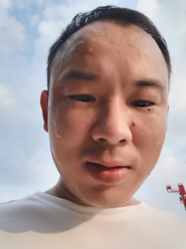 唐老鸭的第一张照片--广州相亲服务中心