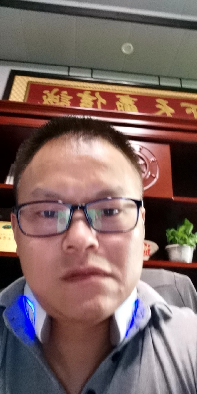模具工匠的第一张照片--广州相亲服务中心