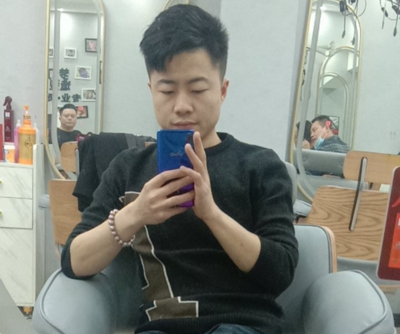 无法自拔的第一张照片--广州相亲服务中心