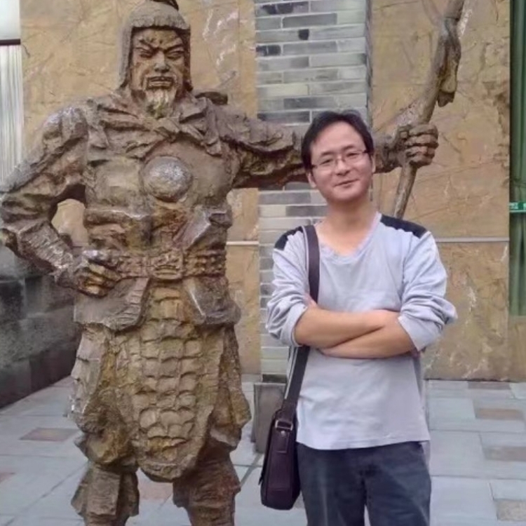 孤狼的第三张照片--广州相亲服务中心