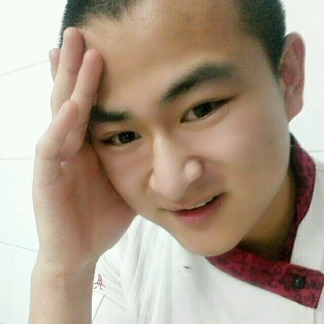 人潮拥挤的第一张照片--广州相亲服务中心