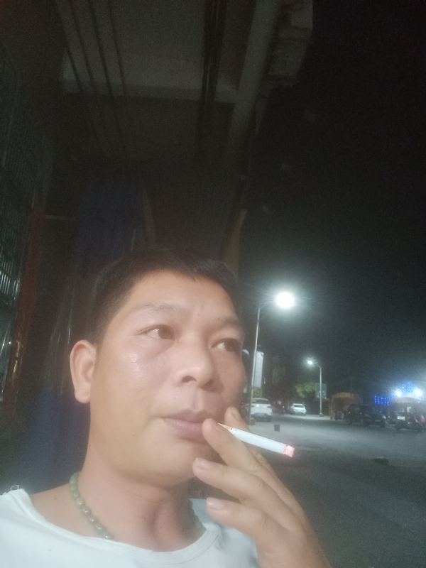 善解人意的第一张照片--广州相亲服务中心