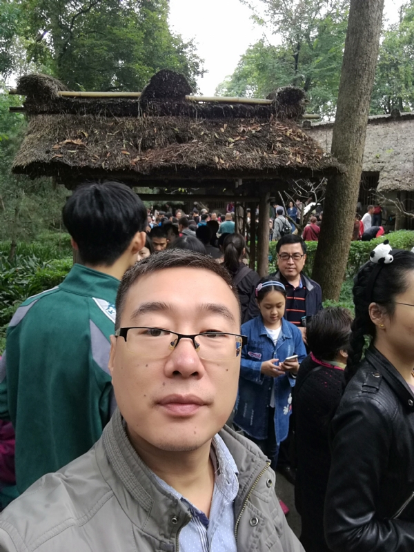 撑起一片天的第一张照片--广州相亲服务中心