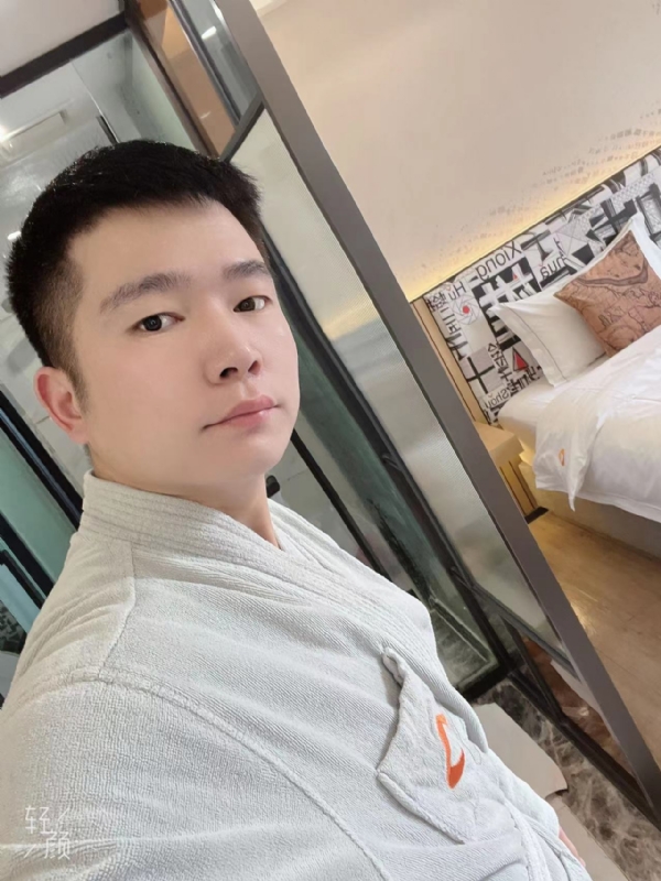 绿帽的第一张照片--广州相亲服务中心