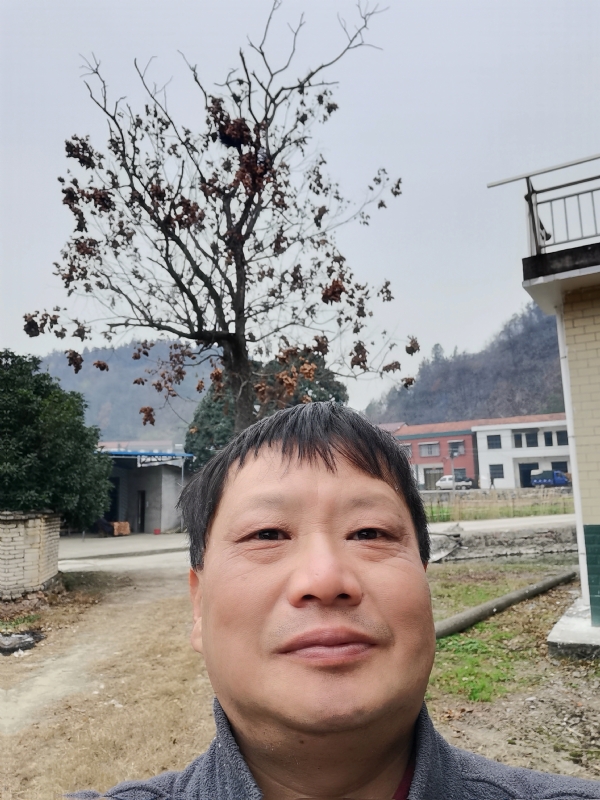 苏众青春冲浪的第一张照片--广州相亲服务中心