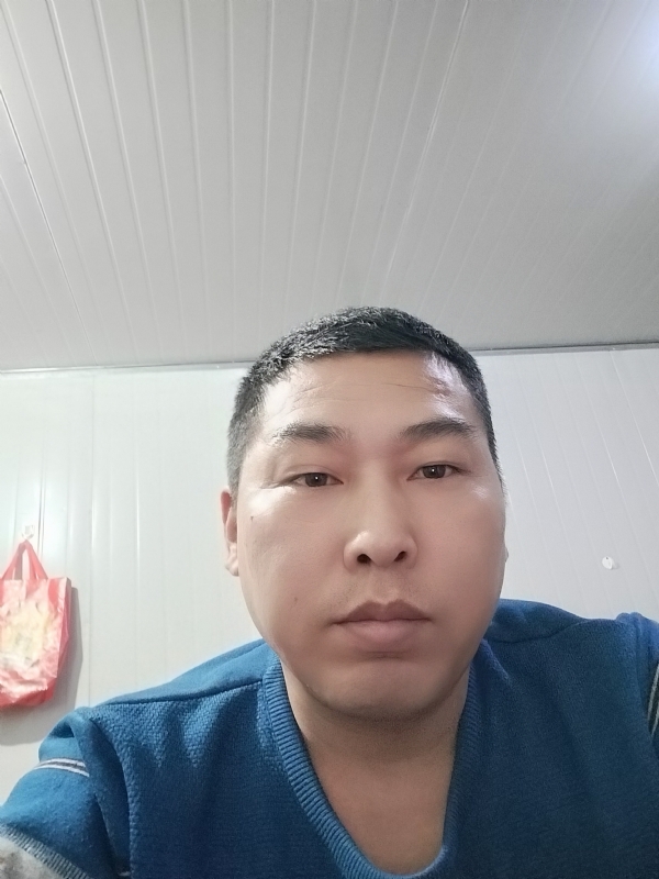开着拖拉机去兜风的第一张照片--广州相亲服务中心