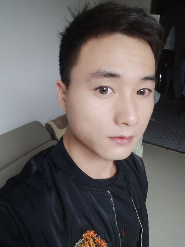 何凡的第三张照片--广州相亲服务中心