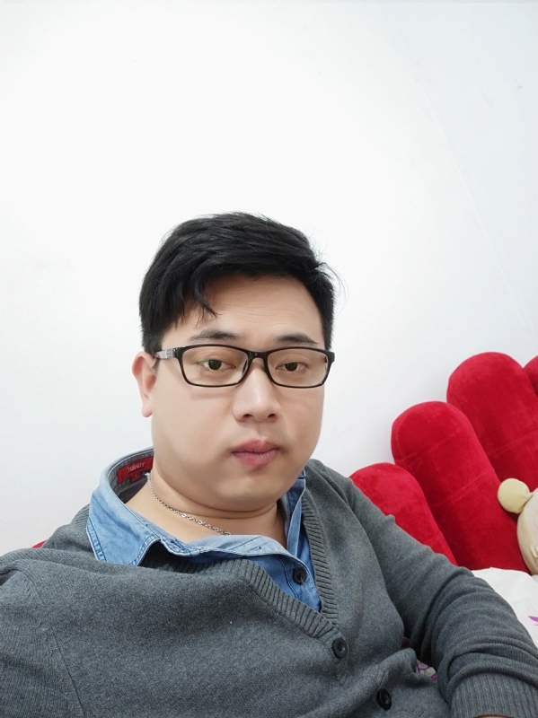何必在亿的第一张照片--广州相亲服务中心