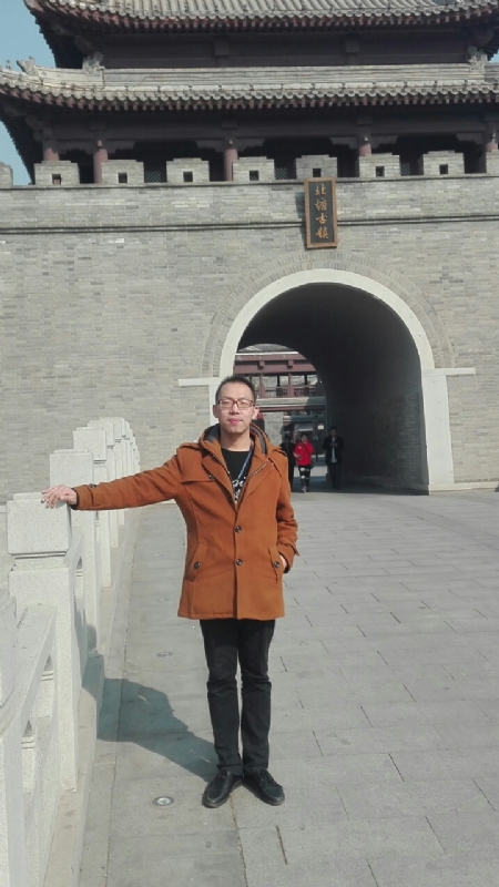 伟岸如山的第一张照片--广州相亲服务中心