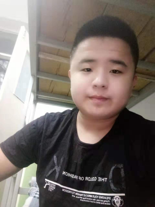 打小就爱淘气的第一张照片--广州相亲服务中心