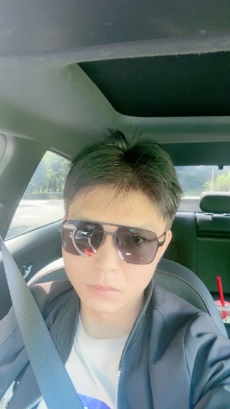 怀念的第一张照片--广州相亲服务中心
