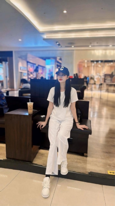 卖火柴的小女孩的第一张照片--广州相亲服务中心