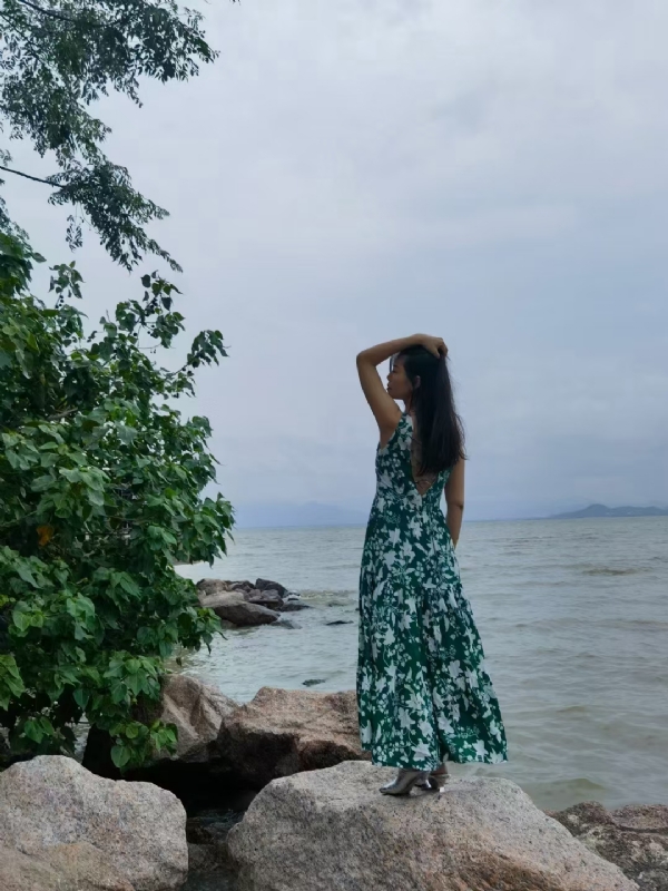 甜以待人的第四张照片--广州相亲服务中心