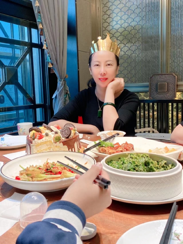 红红的第二张照片--广州相亲服务中心