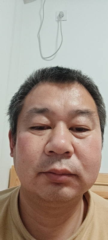 龙万的第一张照片--广州相亲服务中心
