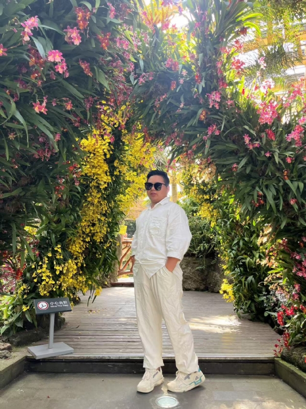 少一点的第一张照片--广州相亲服务中心