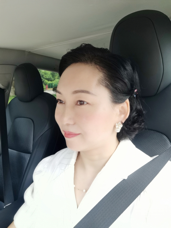 艳阳天的第一张照片--广州相亲服务中心