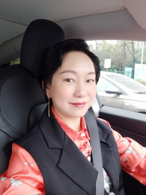 艳阳天的第二张照片--广州相亲服务中心